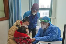 4岁女孩“阳”后咳3天成重症肺炎，医生提醒：这些症状要及时就医图片