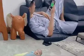 为了自由，90后奶爸硬核带娃！网友：真是亲爹？图片