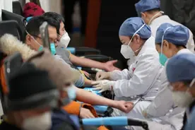 “转阴7天，我也去献血”图片