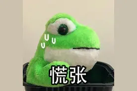 太惊险！南海一女童草地玩耍时被蛇咬伤，关键时刻……图片