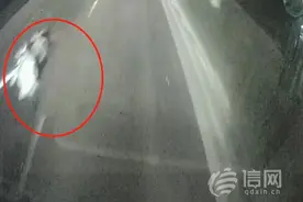 路遇行人骑车意外滑倒 青岛公交司机暖心相助图片