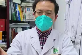 30秒 | 呼吸科专家：“趴着睡”能促进新冠感染恢复图片