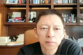 如何求解简单情况下的纳维尔-斯托克斯方程？《张朝阳的物理课》推导三角管中的流量公式图片