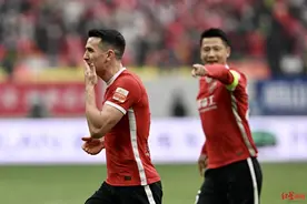 大胜收官！成足排中超第五创新高，近3.8万球迷助威再破纪录图片