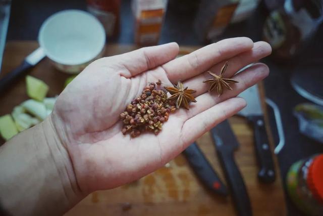 花胶鸡汤炖好还是煲好窍门 花胶煲鸡汤需要什么材料