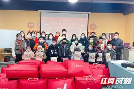 如何陪伴和养育残疾儿童？这堂家庭教育培训课给出“爱的答复”图片