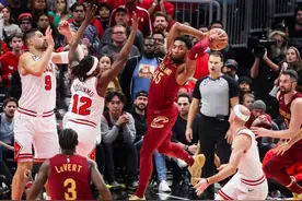 一战封神！米切尔狂砍71分，创现役NBA球员单场得分新高图片