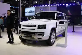 车身加长，能坐8个人，越野车变中巴？路虎卫士130开启预售了图片