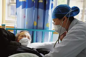 寻医｜住进儿科病房的老人们：病房很温馨，还能伸直了腿睡觉图片