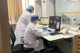 寻医｜放射科工作量超4倍，超声科量超5成，辅助科室晚班不停歇图片