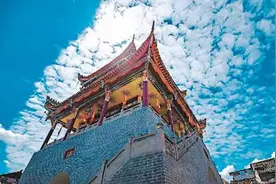 巍巍古白塔图片