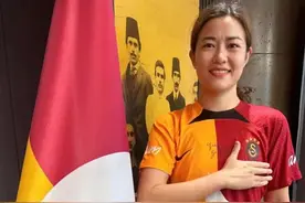 上海女足国脚李佳悦留洋土耳其图片