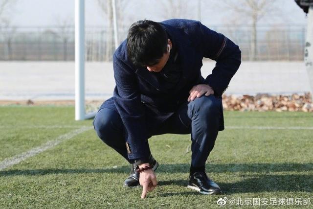 北方某俱乐部总经理李某被带走？国安官博晒李明工作照“辟谣”