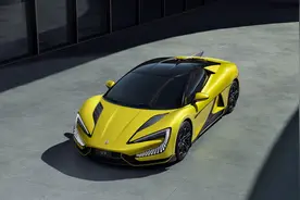 比亚迪仰望首款百万级超跑U9亮相 蝴蝶门+2秒零百加速图片