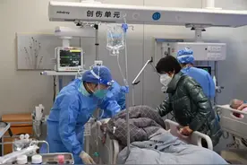 全力“保健康、防重症”——各地医护人员坚守疫情防控一线速写图片