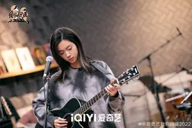 当演员登上民谣综艺的舞台，庄达菲：收好这颗关于音乐的糖果｜封面会客厅图片