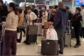 春运首日，南宁旅客多吗？跟着记者去现场看看！图片