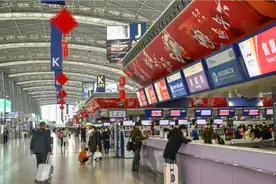 “乙类乙管”政策实施首日 成都双流机场迎来首批海外航班图片