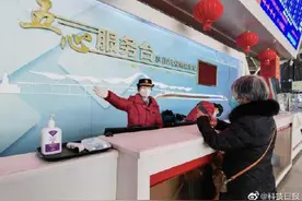 春运首日！高铁武汉站温暖旅客出行路图片