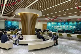 跨境旅行有序恢复   武汉人出游热情高图片