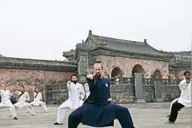 讲述来武当山的故事，杰克入围2022年“汉语桥”全球外国人汉语大会故事会决赛图片