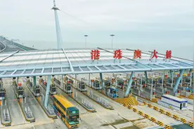 内地与香港恢复正常通关图片