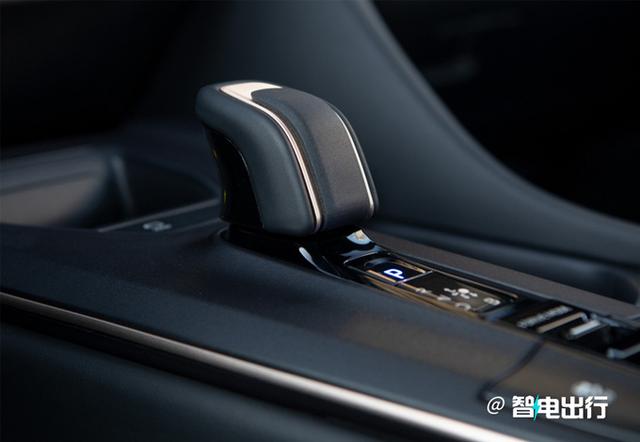 皇冠全新SUV曝光！动力比保时捷Macan还强，最快年内进口引入