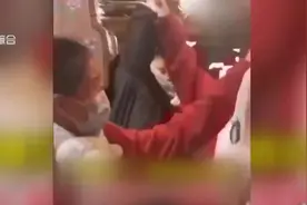 上海迪士尼玲娜贝儿头部被拍打 警方已展开调查图片