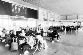 记者直击2023年春运首日，亳州各车站迎来客流高峰——熟悉的“春运模式”回来了图片