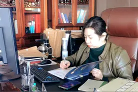 80后残疾女子卫萍萍，自强不息创业打拼——
“拄拐女孩”闯出精彩人生路图片