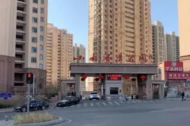 每人5万！山东一家公司过年给村民发钱，有的一家领了15万！网友：现在加入赶趟不？图片
