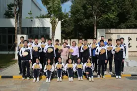 新年新气象，这所深圳学校给植物挂新牌图片