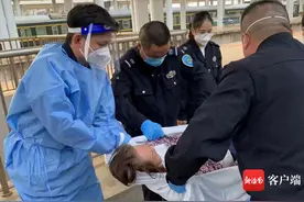 新春走基层 | 海口火车站客运值班员陈奕丹：“请让我来帮助你”图片