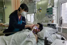 17岁少年出现“白肺”，紧急转入哈尔滨一医院的ICU图片