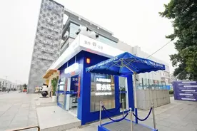 商业场｜探索商业外延空间可能性：凯德金牛警务站与咖啡结合龙湖成都九大商场庙会联动图片