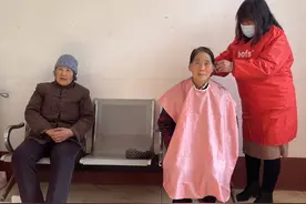新春走基层|为全村70岁以上老人理发洗衣，清爽过大年！图片