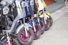 深圳交警严查电动自行车无牌上路图片