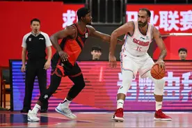 哈达迪在成都完成跟腱断裂手术图片