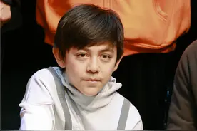 等比例长大！刘烨儿子诺一近照曝光 五官精致深邃图片