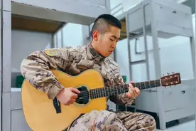 熄灯号 | 手上有两处老茧，一处在指尖、一处在掌心图片