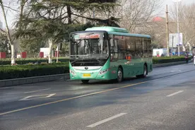 今日起，郑州公交30条定时定点线路 让乘客出行更舒心图片