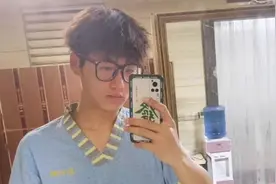 果然视频|大学生寒假当搓澡工，搓一个背6块，一天能赚100块图片