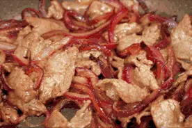 孜然洋葱炒羊肉怎么炒，简单又好吃！图片