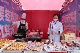 春节“气氛组”上线！汉阳丸子开炸第一天 汉口武昌居民跨江来抢第一锅图片
