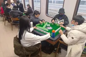 火车上可以唱K淋浴打麻将？最新回应图片