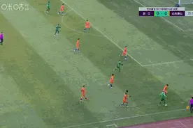 连续三年夺冠足协杯！最后一刻VAR改判绝杀球有效，山东泰山逆转取胜图片