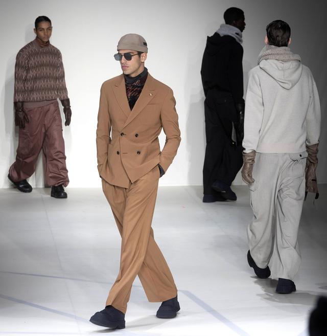 ��������ߣ�������װ�ܡ���������¡�������Ʒ��ʱװ��(2)