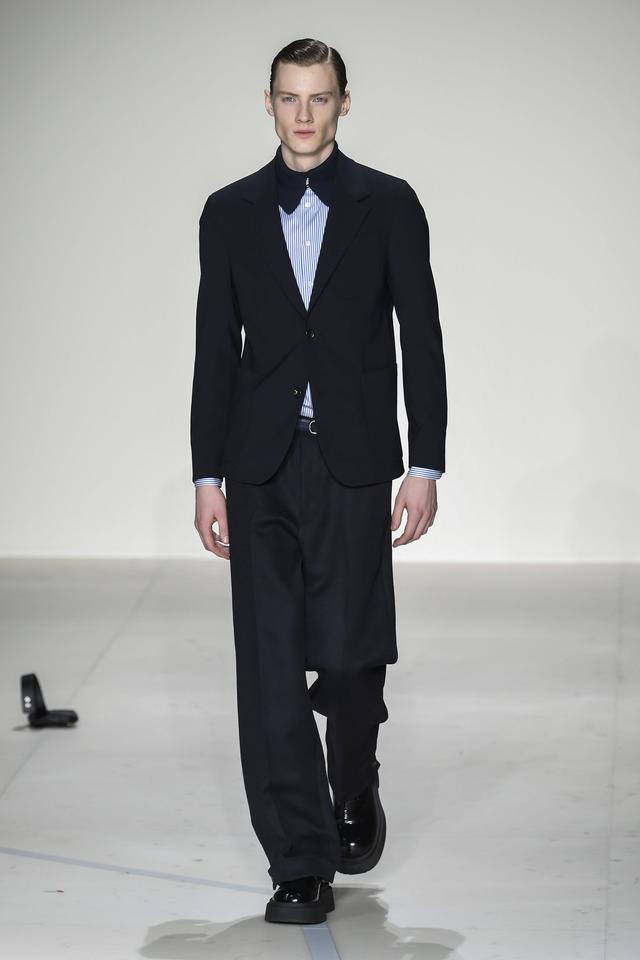 ��������ߣ�������װ�ܡ���������¡�������Ʒ��ʱװ��(2)