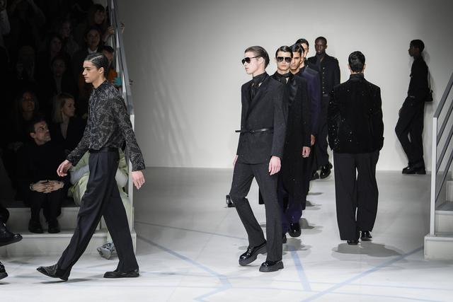 ��������ߣ�������װ�ܡ���������¡�������Ʒ��ʱװ��(2)