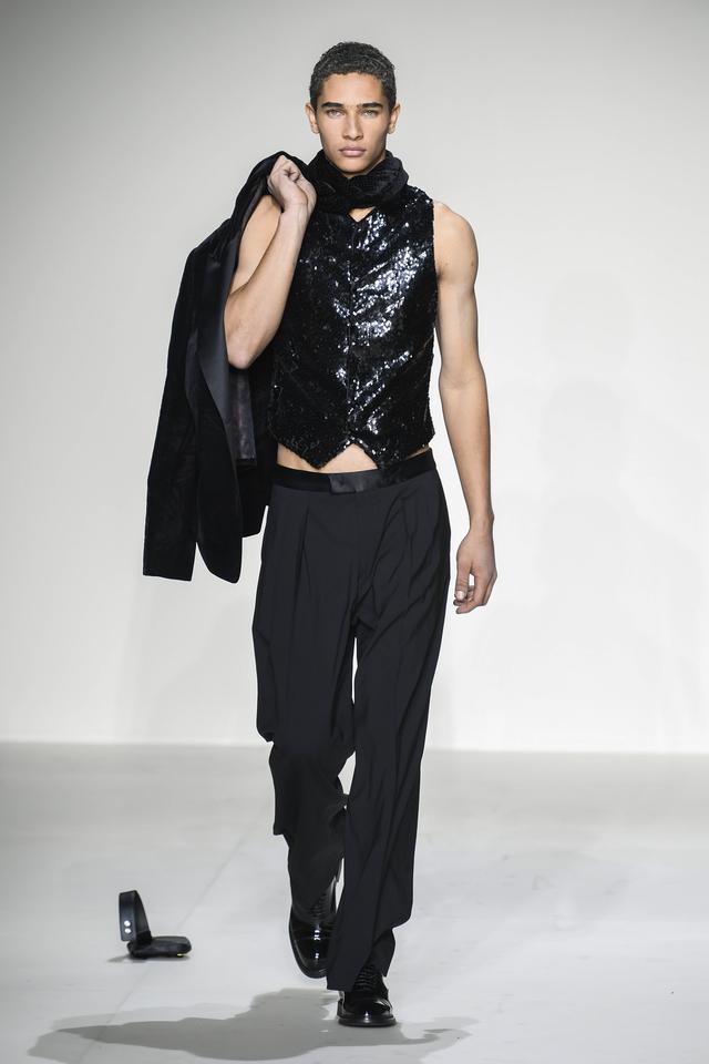 ��������ߣ�������װ�ܡ���������¡�������Ʒ��ʱװ��(2)